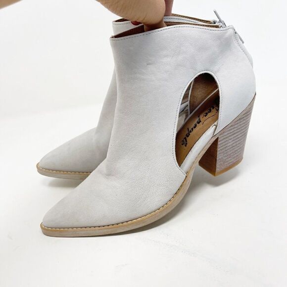 Free People White Wilder Cut Out Stacked Heel Booties Size 39 - Picture 5 of 8